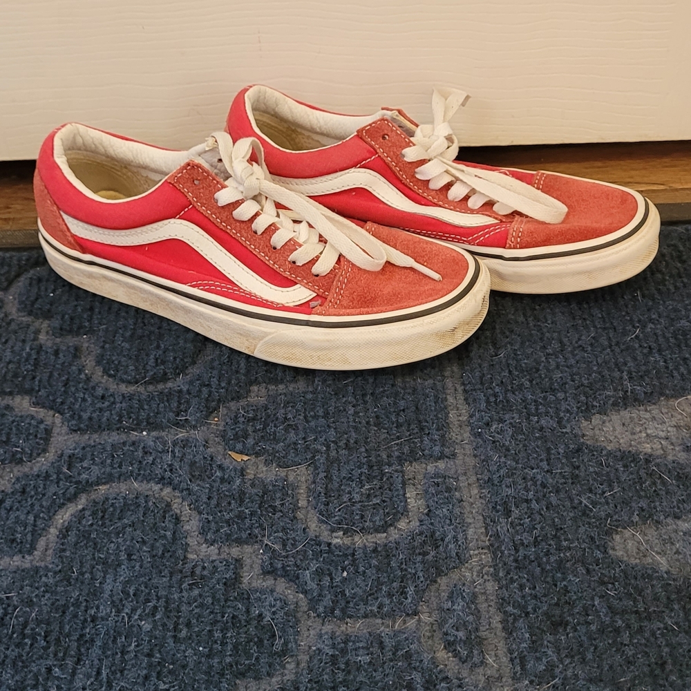 Vans Women's Sneakers in Red and White